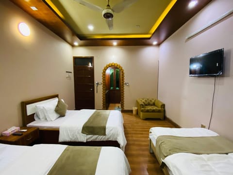 Bed, TV and multimedia, Bedroom, wardrobe, air conditioner