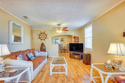 Cozy Home Near Bay Access in Panama City! House in Upper Grand Lagoon