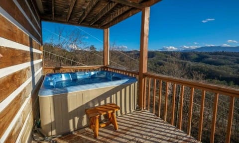 Smoky View with a Twist #2030 House in Pigeon Forge