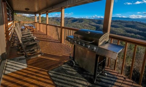 Smoky View with a Twist #2030 House in Pigeon Forge