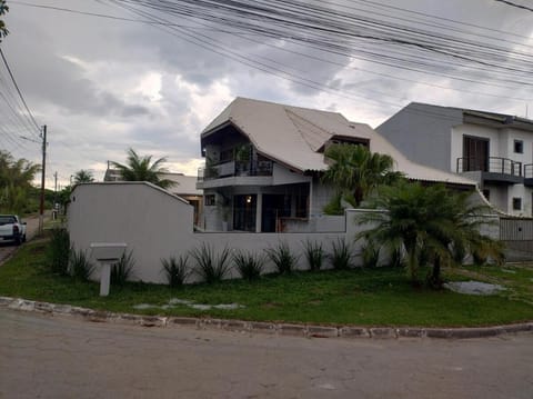 Sobrado Aconchegante e Espaçoso House in State of Paraná