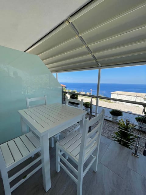 Patio, Day, Natural landscape, View (from property/room), Balcony/Terrace, Seating area, Sea view