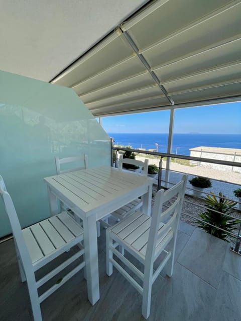 Patio, Day, Natural landscape, View (from property/room), Balcony/Terrace, Dining area, Sea view