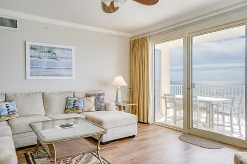 Grand Surf 7W Apartment in Lower Grand Lagoon