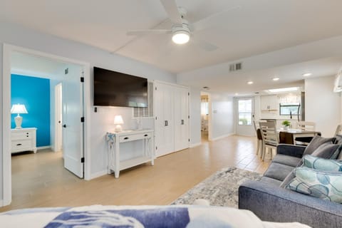 5 Mi to Fort Myers Beach Condo with Private Lanai! Apartamento in Iona