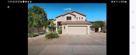 Family Fun House with Pool & Hot Tub & Pool Table in Chandler House in Chandler