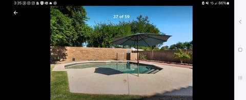 Family Fun House with Pool & Hot Tub & Pool Table in Chandler House in Chandler