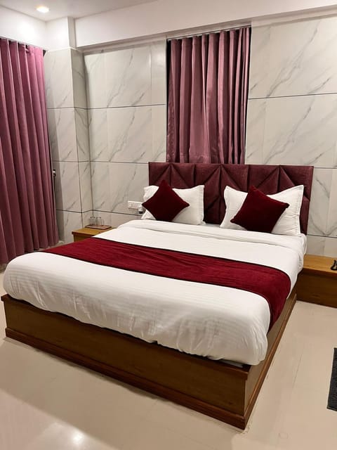 Hotel the grand pritam Bed and Breakfast in Gandhinagar