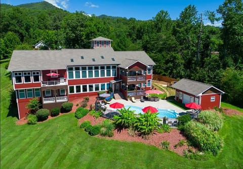 Deep Creek Manor House in Swain County