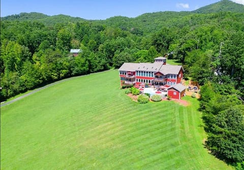 Deep Creek Manor House in Swain County