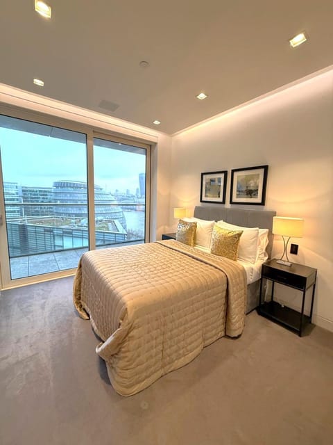 Tower Bridge Amazing View Luxury 3 Bedrooms Residence Apartment in London Borough of Southwark