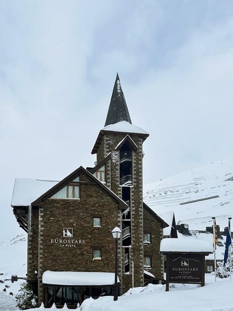 Facade/entrance, Natural landscape, Winter