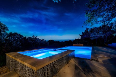 Sleeps 20 Private Pool Backyard Luxurious Home House in Austin