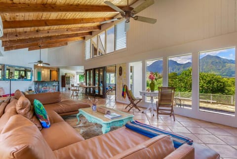 Boho Paradise, Mountain and Ocean Views, Private Pool, AC, Beach Gear House in Princeville