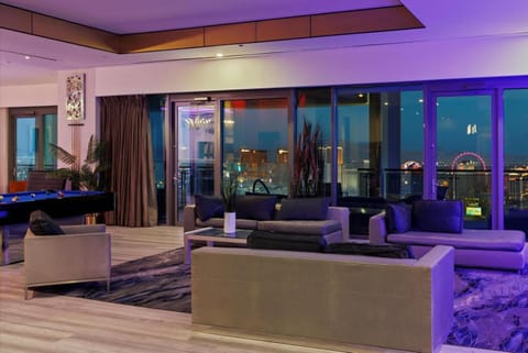 Vibe Penthouse at Palms Place Apartment hotel in Paradise