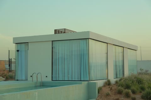 Property building, Day, Pool view, Swimming pool