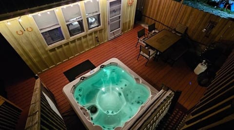 Hot Tub, Spa and wellness centre/facilities