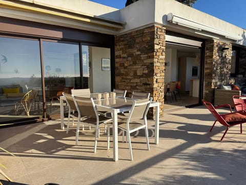 Property building, Patio, Day, View (from property/room), Balcony/Terrace, Living room, Seating area, Dining area