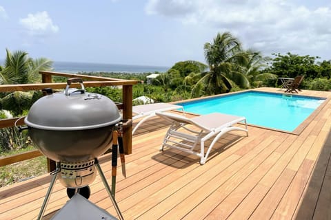 Natural landscape, BBQ facilities, Balcony/Terrace, Pool view, Sea view, Swimming pool