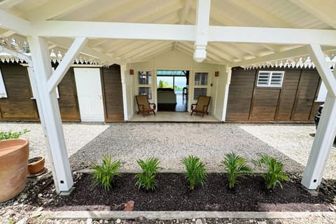 Property building, Facade/entrance, Garden, Garden view