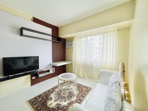 C3 Elegant 2BR Condo with Pool View Apartment in Iloilo City