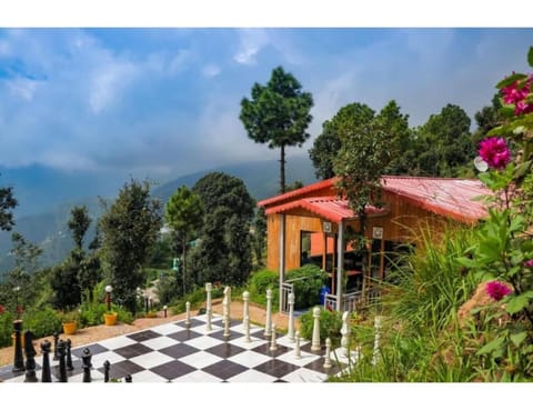 Hotel Crown, Kanatal Vacation rental in Uttarakhand