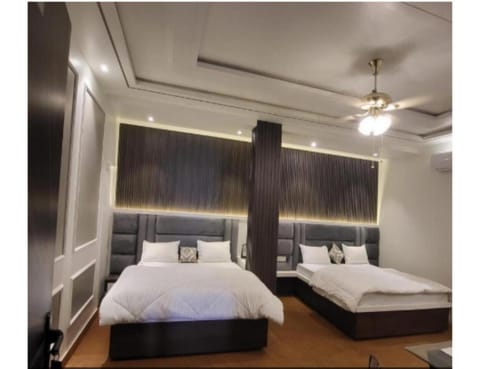 Bed, Photo of the whole room, Bedroom, air conditioner