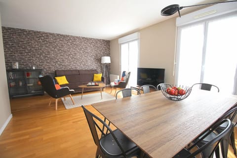 Living room, Dining area