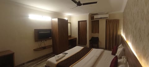 meridian palace Hotel in Chennai