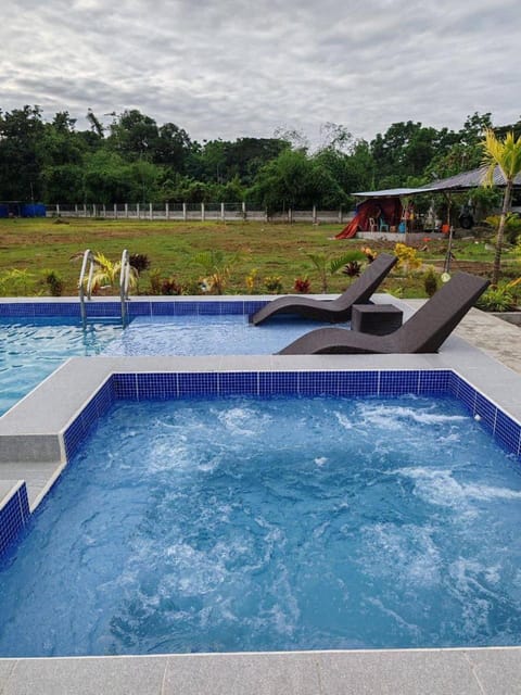 Hot Tub, Swimming pool