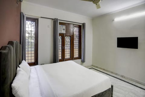 UK House Bed and Breakfast in Gurugram