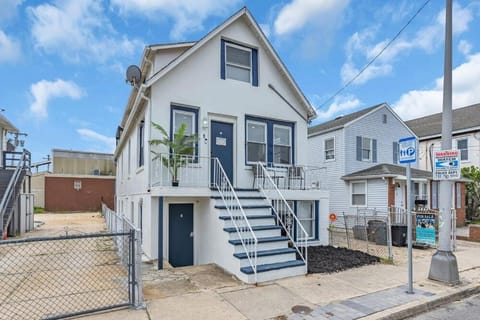 Seaside Retreat Steps from Beach Apartment in Seaside Heights