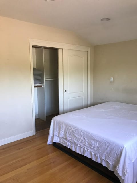 Room 4 Vacation rental in Fremont