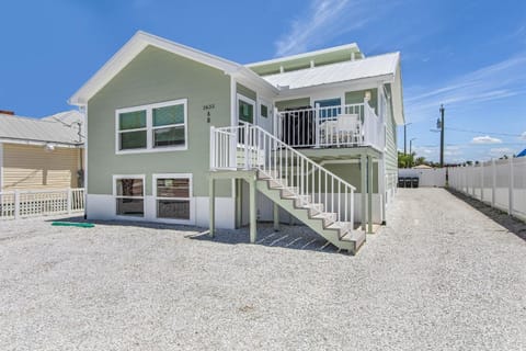 Coconut Sunsets A&B 2633 Estero Blvd home House in Estero Island