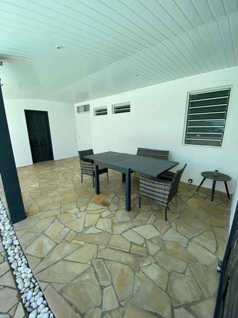 Patio, Dining area