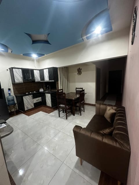 Kitchen or kitchenette, Seating area, Dining area, stove