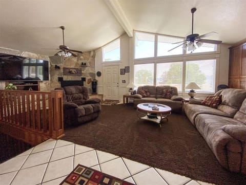 Bear Lake Ranch with Bear Lake Access House in Garden City