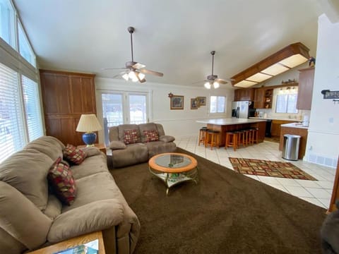 Bear Lake Ranch with Bear Lake Access House in Garden City