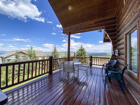 Bear Ridge Lodge, Sleeps 20 House in Garden City