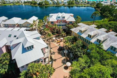 Carillon Market 301 Apartment in Carillon Beach