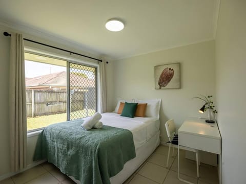 Steps to Mall and Transport 3Beds Vibrance at Sunnybank House in Brisbane