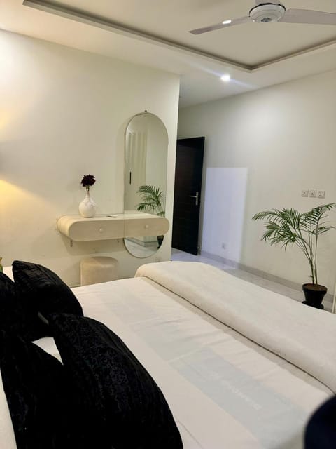 Opal Apartment Apartment in Lahore