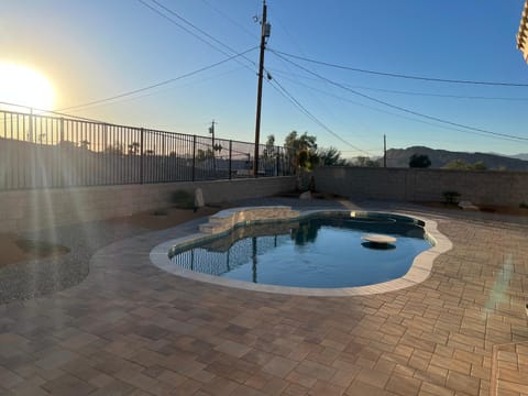 Stunning 4 bedroom pool home House in Lake Havasu City