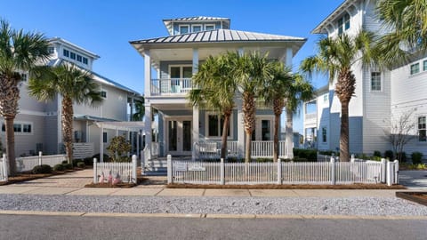 Vitamin Sea House in Carillon Beach