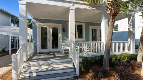 Vitamin Sea House in Carillon Beach