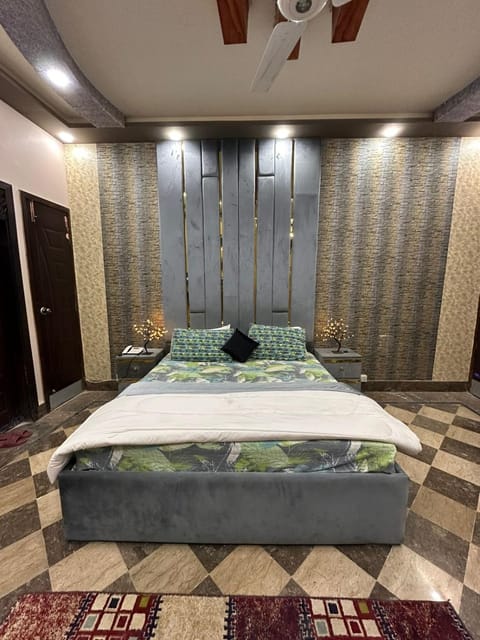 Guest rooms near karachi university Bed and Breakfast in Karachi