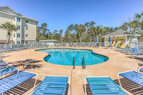 Swim, Putt and Play Central Condo in Myrtle Beach! Apartment in Carolina Forest