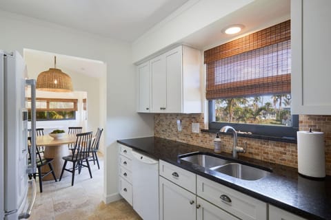 The Blue Palm Gorgeous Pool Home Steps from Beach House in Sanibel Island