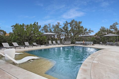 Starlight Horizon 2 Cabins - C & R House in Canyon Lake