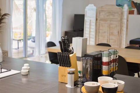 Dining area, kitchen